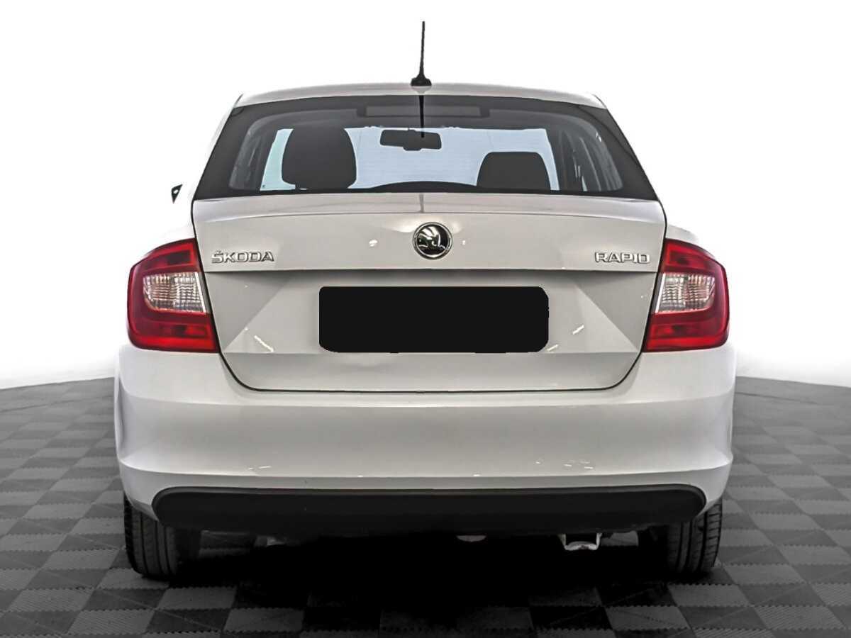 Skoda Rapid с пробегом — 2017 год. Фото: #5