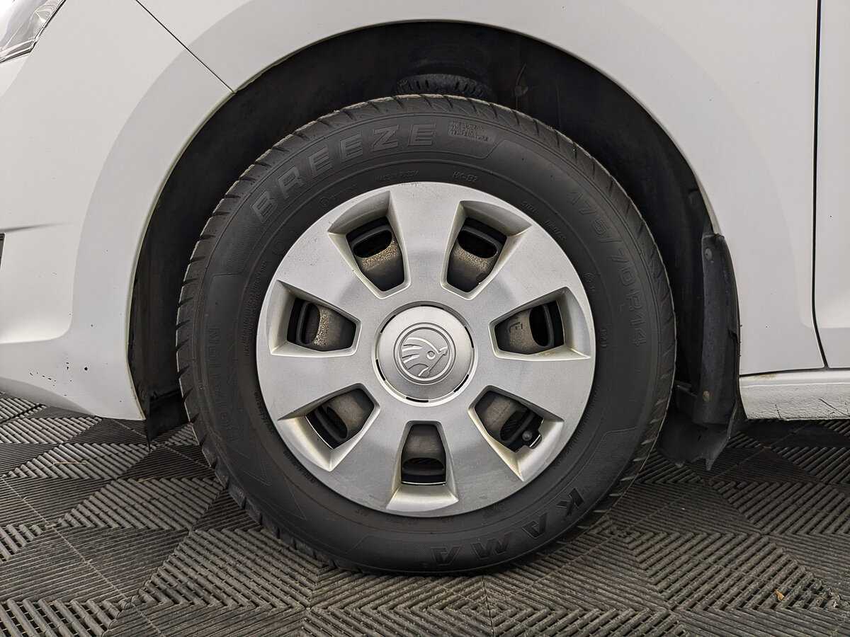 Skoda Rapid с пробегом — 2019 год. Фото: #11