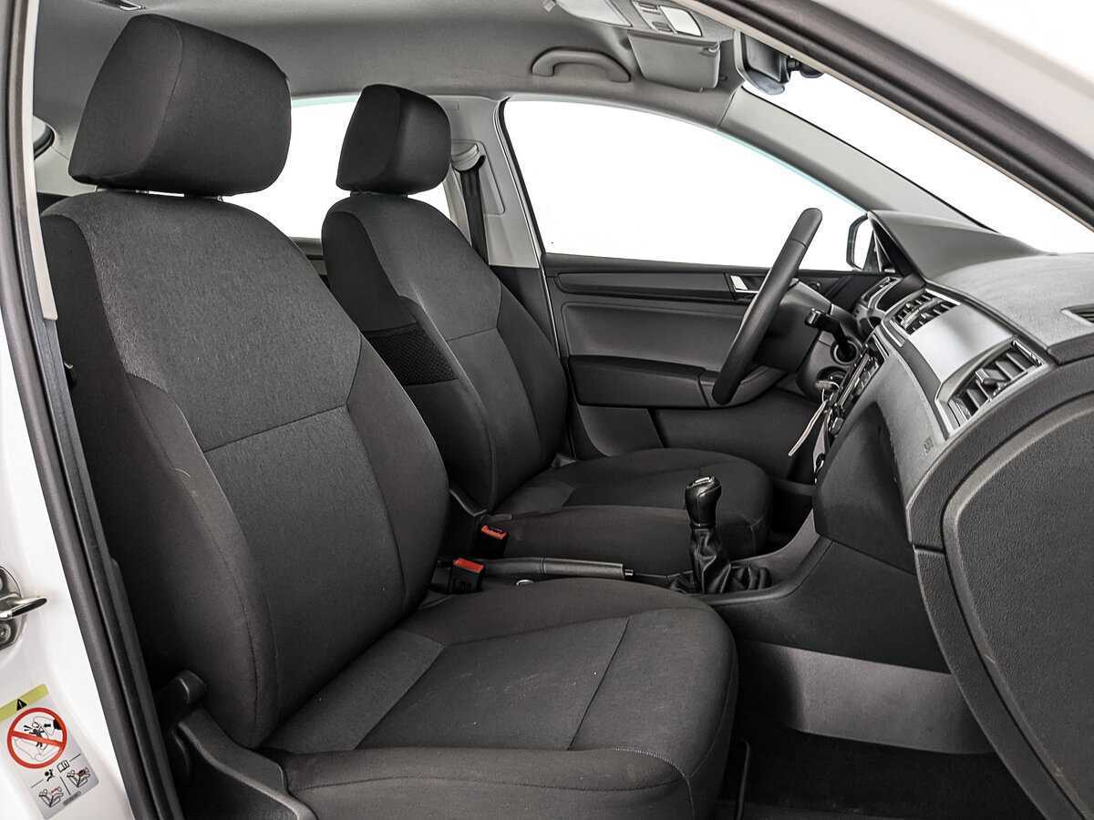 Skoda Rapid с пробегом — 2019 год. Фото: #23