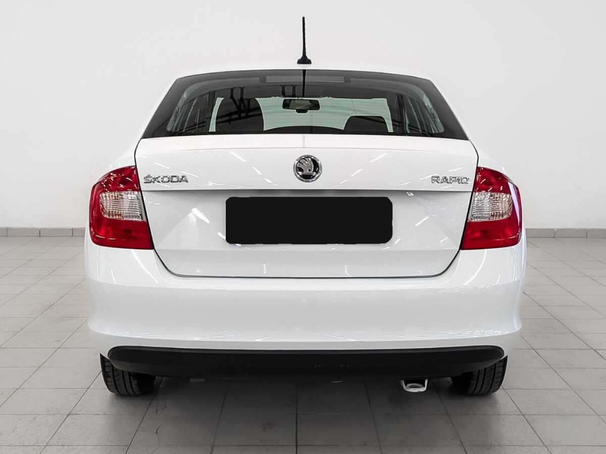 Skoda Rapid с пробегом — 2017 год. Фото: #5