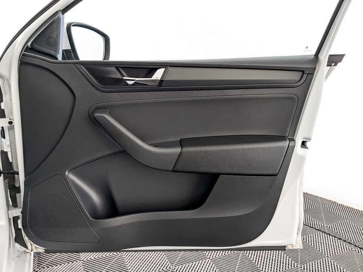 Skoda Rapid с пробегом — 2019 год. Фото: #22