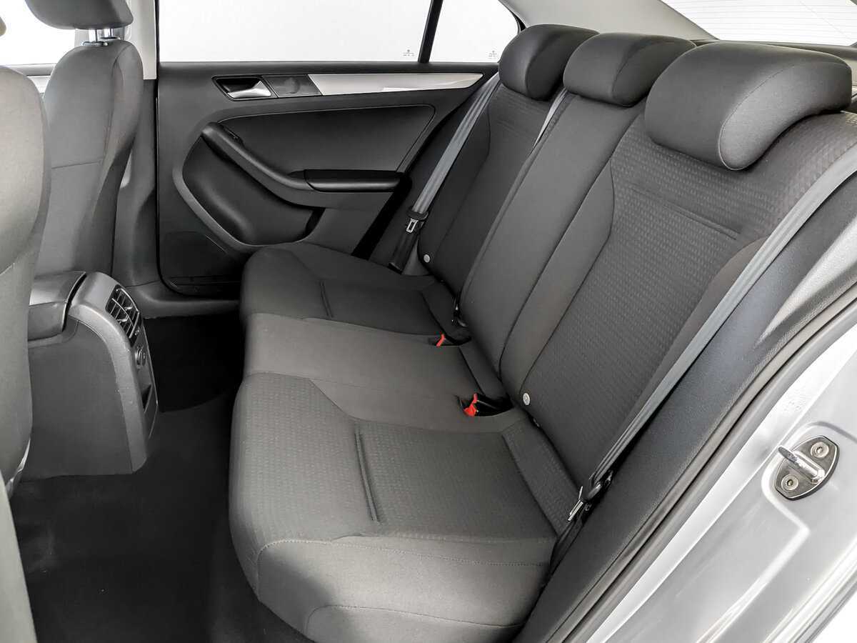 Volkswagen Jetta с пробегом — 2016 год. Фото: #11