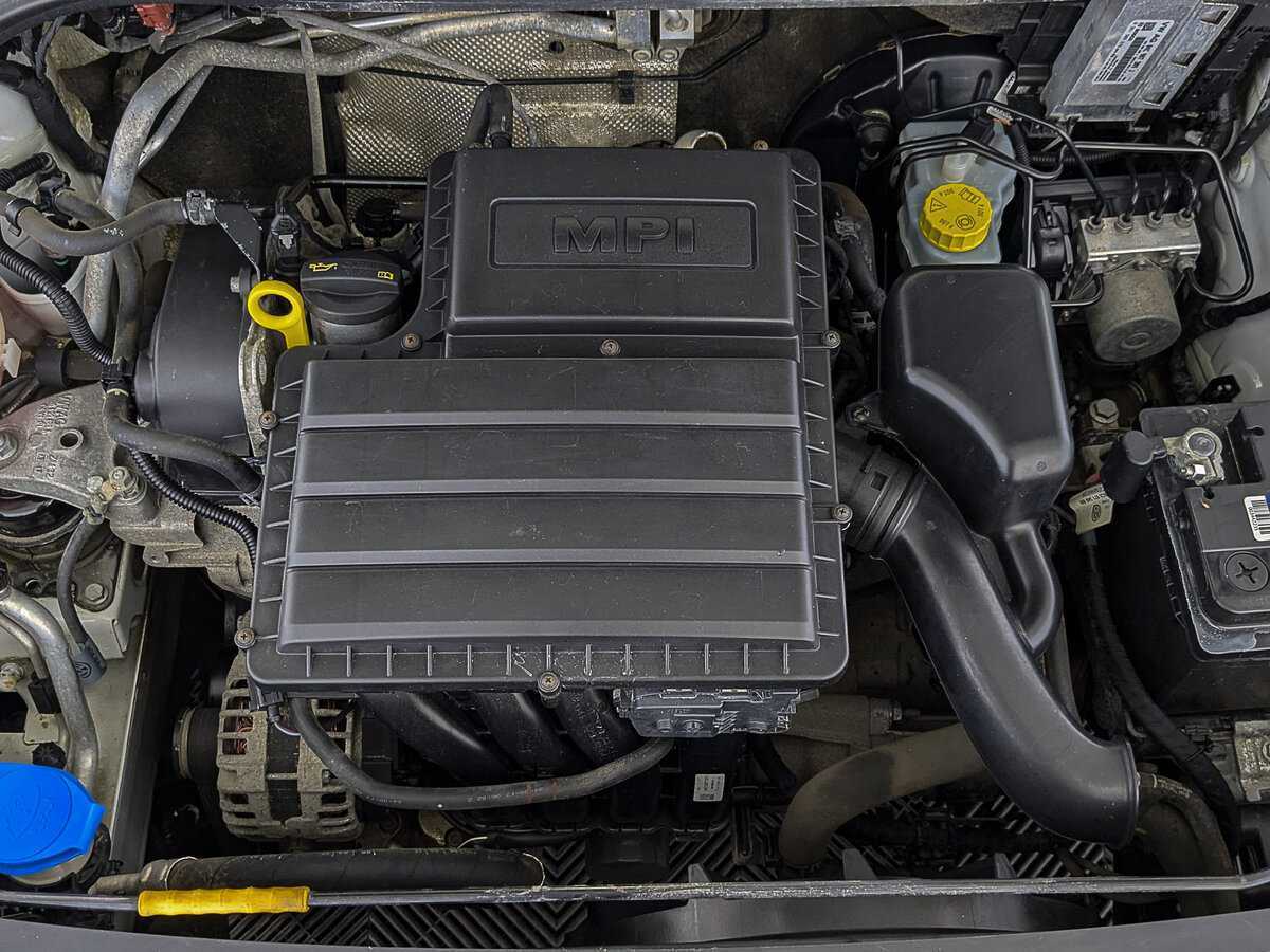 Skoda Rapid с пробегом — 2017 год. Фото: #8