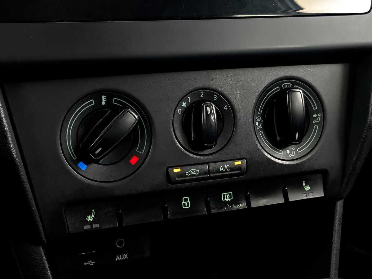 Skoda Rapid с пробегом — 2017 год. Фото: #19