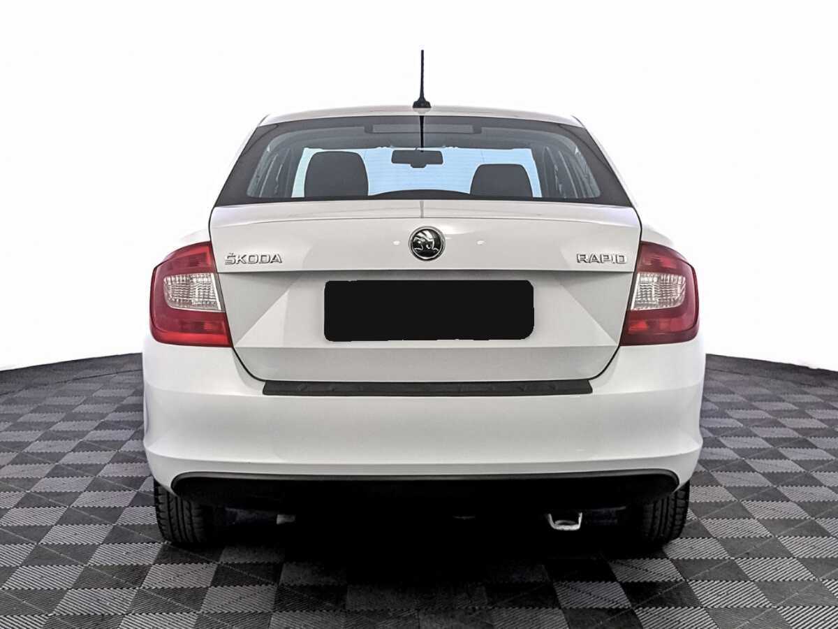 Skoda Rapid с пробегом — 2017 год. Фото: #5