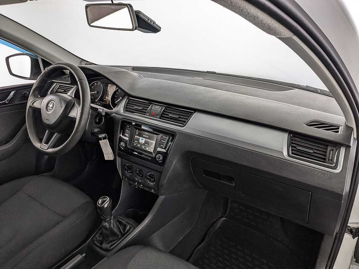 Skoda Rapid с пробегом — 2017 год. Фото: #12