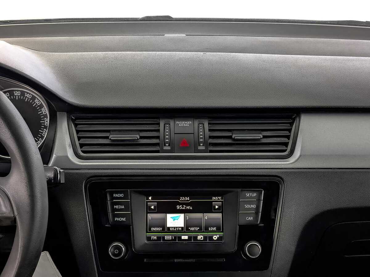 Skoda Rapid с пробегом — 2017 год. Фото: #16