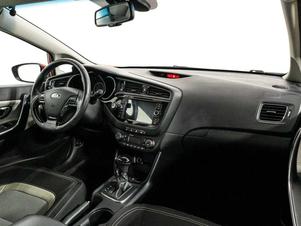 Kia Ceed с пробегом — 2015 год. Фото: #8