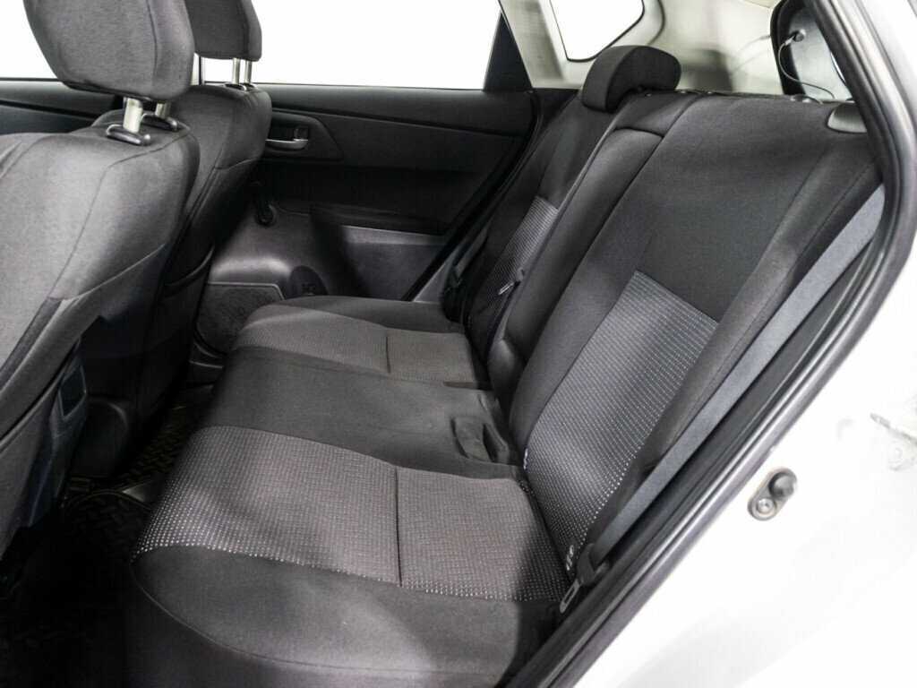 Toyota Auris с пробегом — 2013 год. Фото: #9