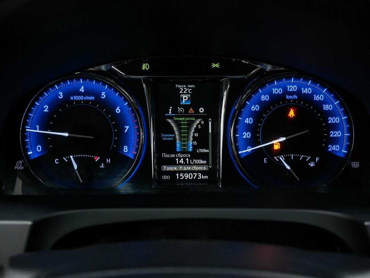 Toyota Camry с пробегом — 2017 год. Фото: #14