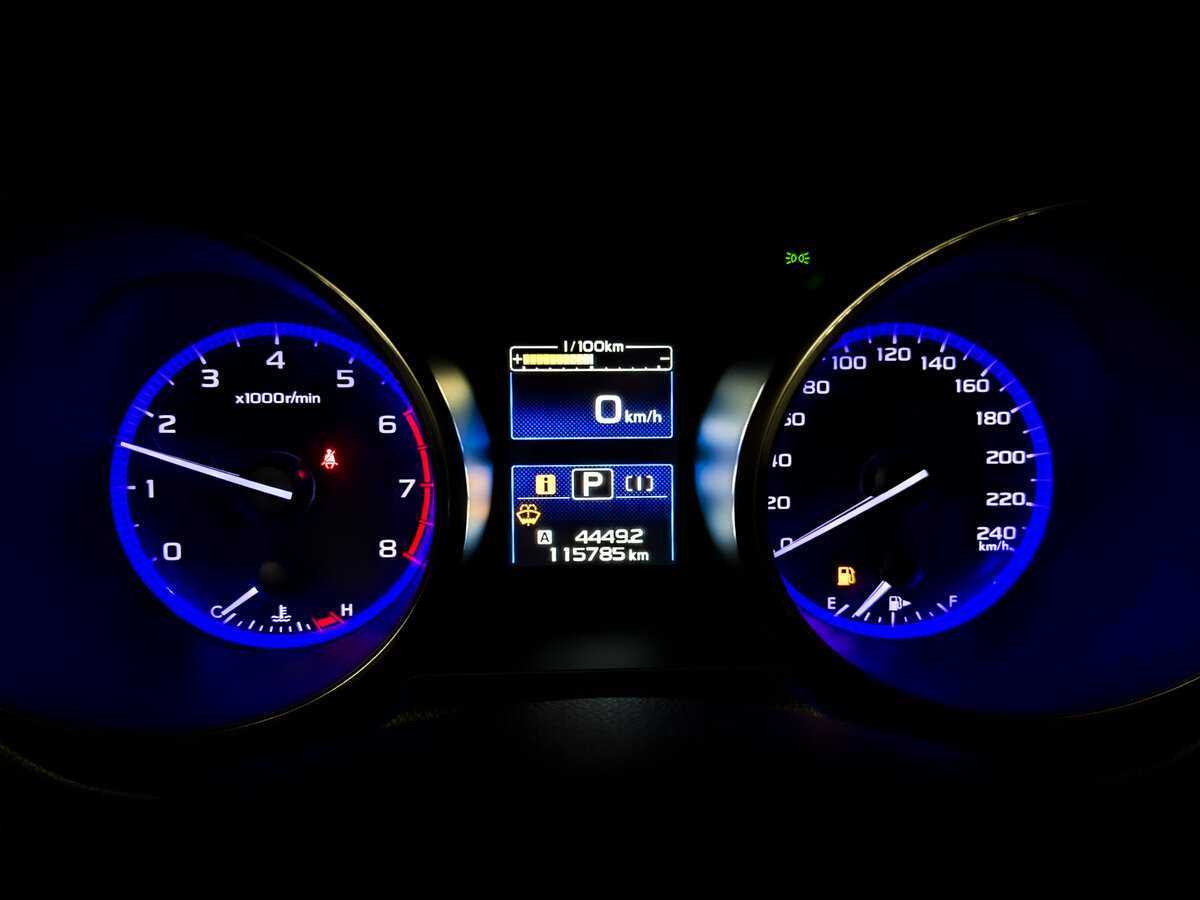 Subaru Outback с пробегом — 2015 год. Фото: #12