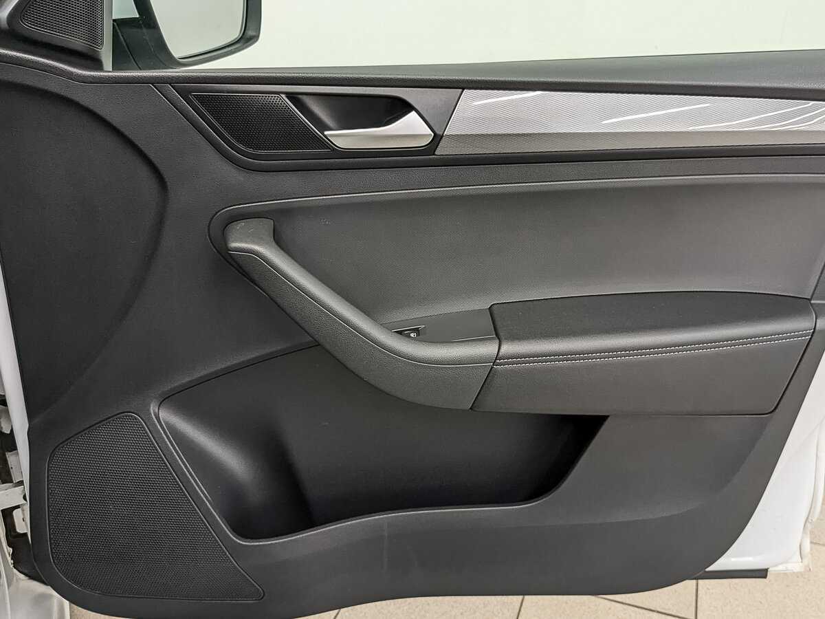 Volkswagen Polo с пробегом — 2021 год. Фото: #23