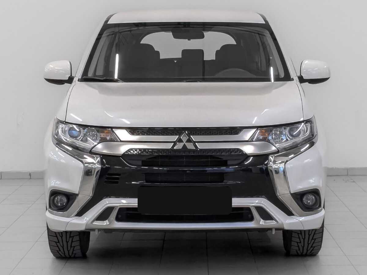 Mitsubishi Outlander с пробегом — 2022 год. Фото: #1