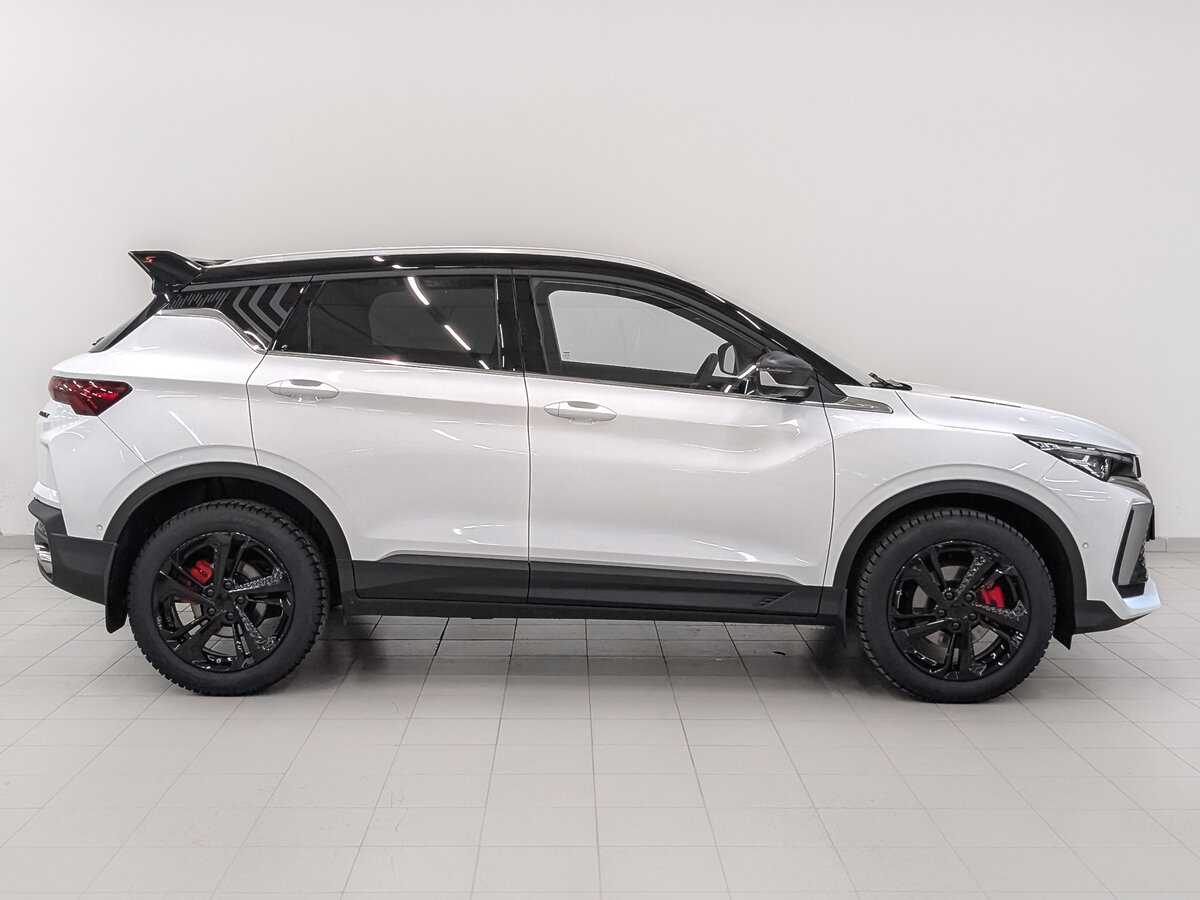 Geely Coolray с пробегом — 2024 год. Фото: #3