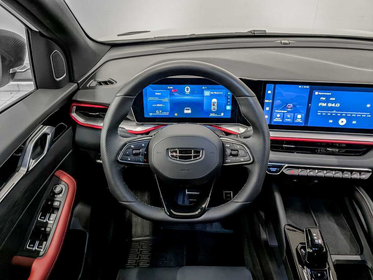 Geely Coolray с пробегом — 2024 год. Фото: #13