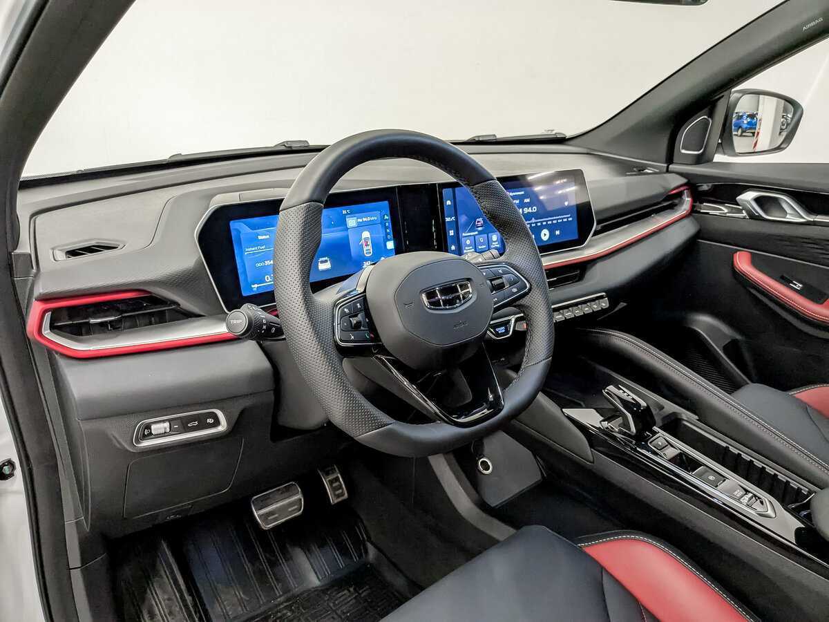 Geely Coolray с пробегом — 2024 год. Фото: #15