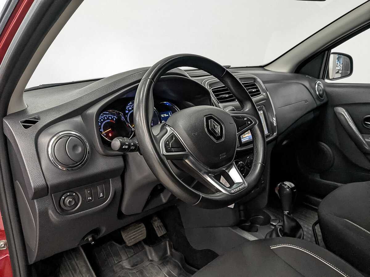 Renault Sandero с пробегом — 2019 год. Фото: #12