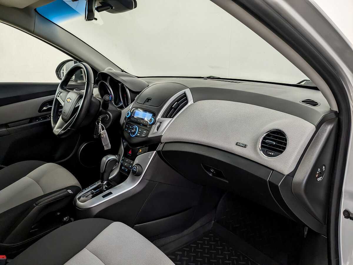 Chevrolet Cruze с пробегом — 2013 год. Фото: #10