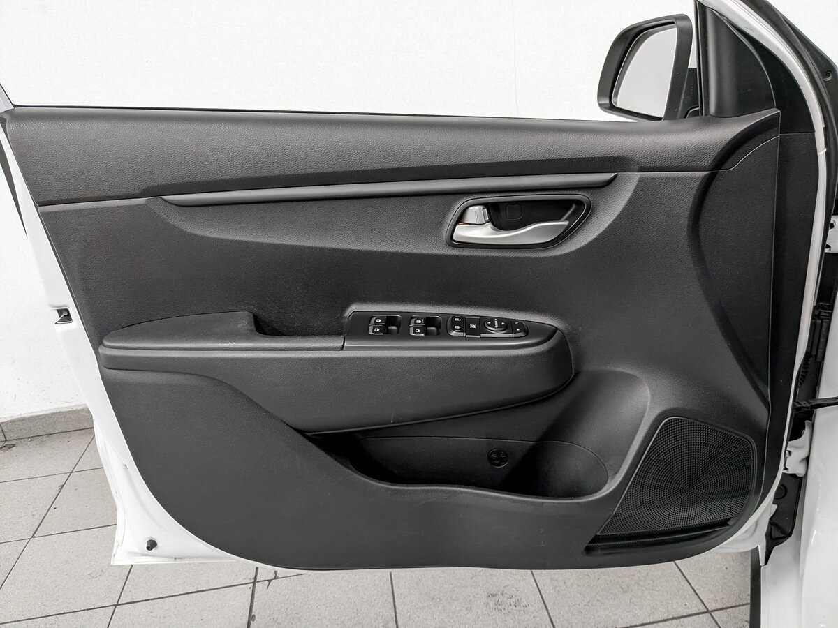 Kia Rio с пробегом — 2017 год. Фото: #16