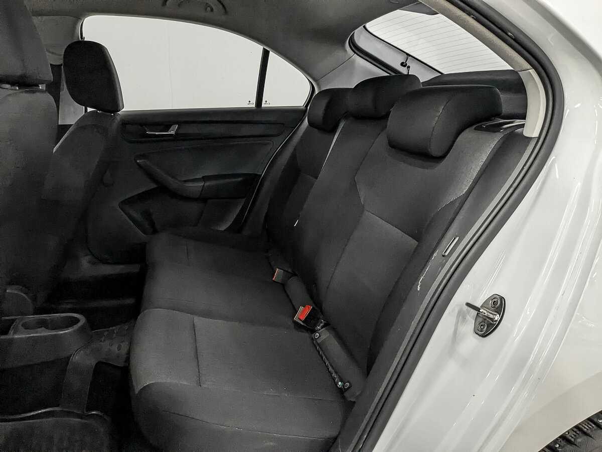 Skoda Rapid с пробегом — 2017 год. Фото: #15