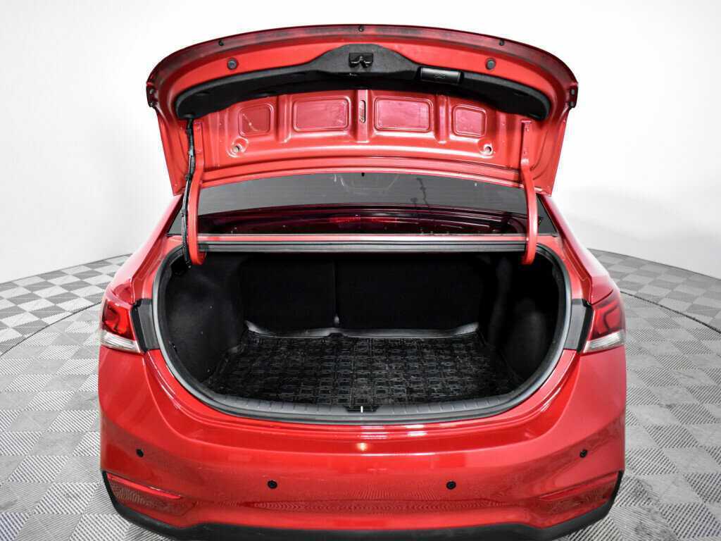 Hyundai Solaris с пробегом — 2017 год. Фото: #19