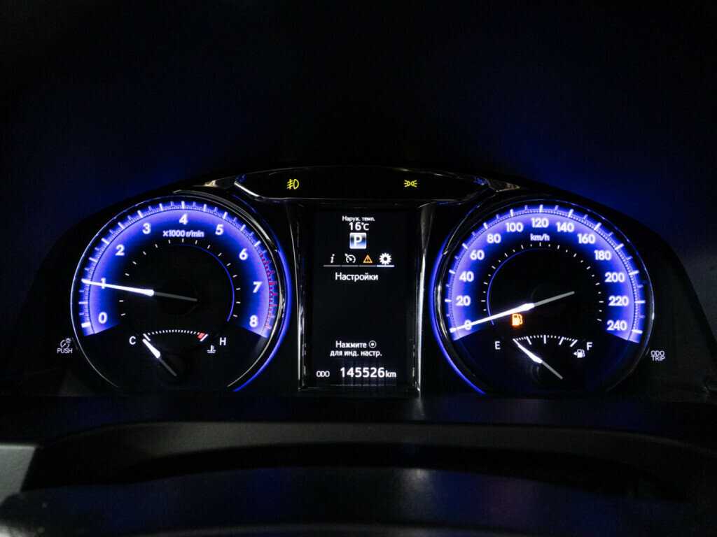 Toyota Camry с пробегом — 2017 год. Фото: #11