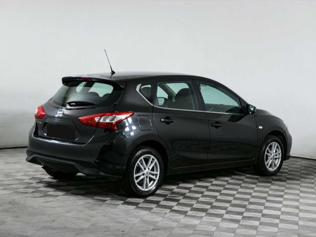 Nissan Tiida с пробегом — 2015 год. Фото: #3