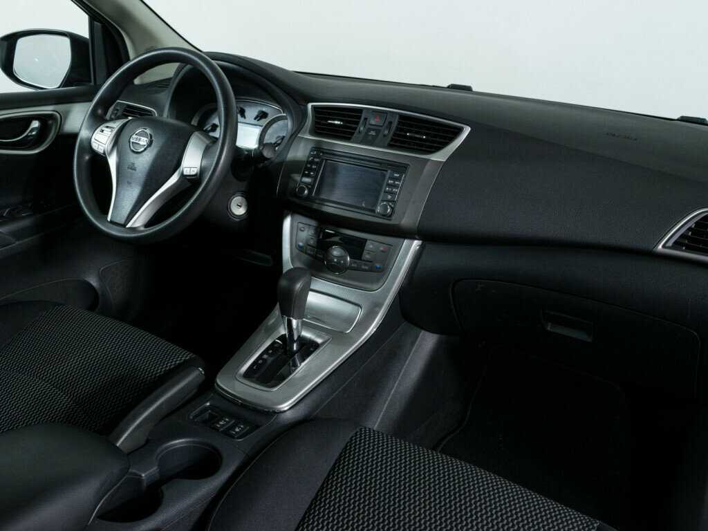 Nissan Tiida с пробегом — 2015 год. Фото: #7