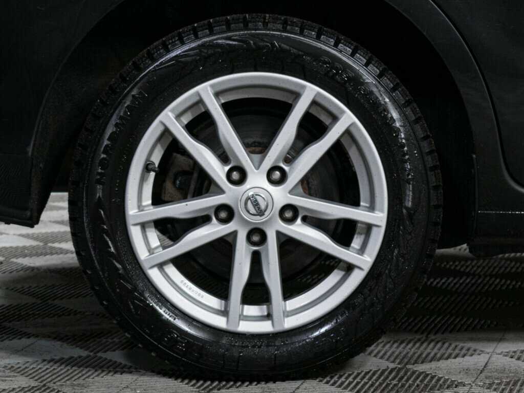 Nissan Tiida с пробегом — 2015 год. Фото: #14