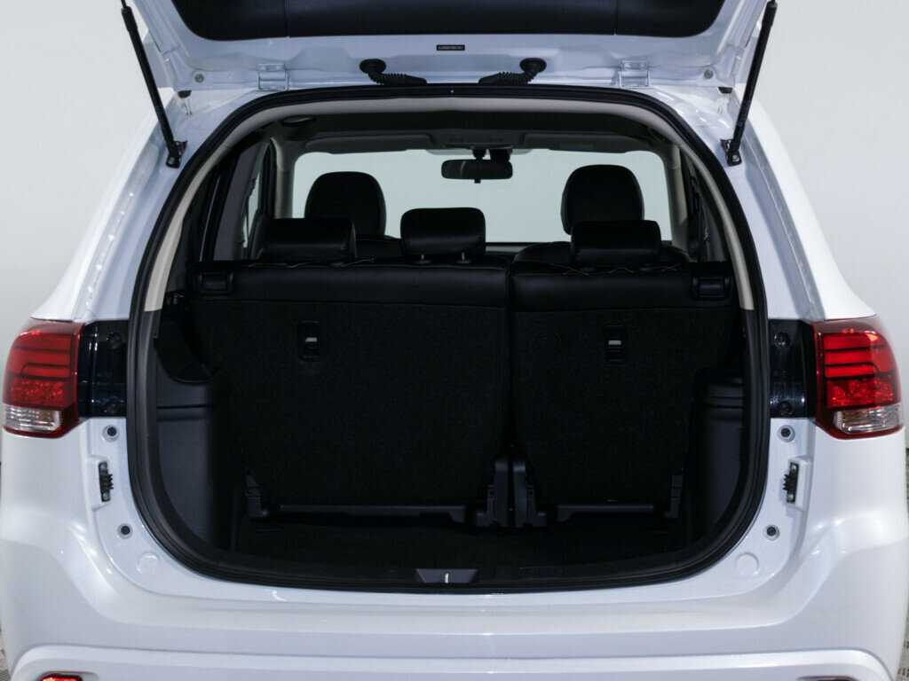 Mitsubishi Outlander с пробегом — 2022 год. Фото: #6