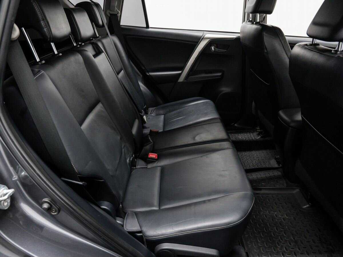 Toyota RAV4 с пробегом — 2013 год. Фото: #9