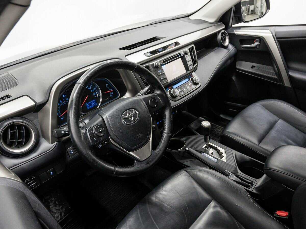 Toyota RAV4 с пробегом — 2013 год. Фото: #12
