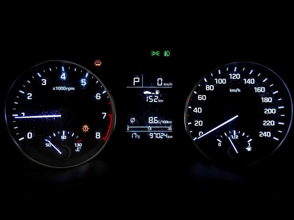 Hyundai Elantra с пробегом — 2017 год. Фото: #12