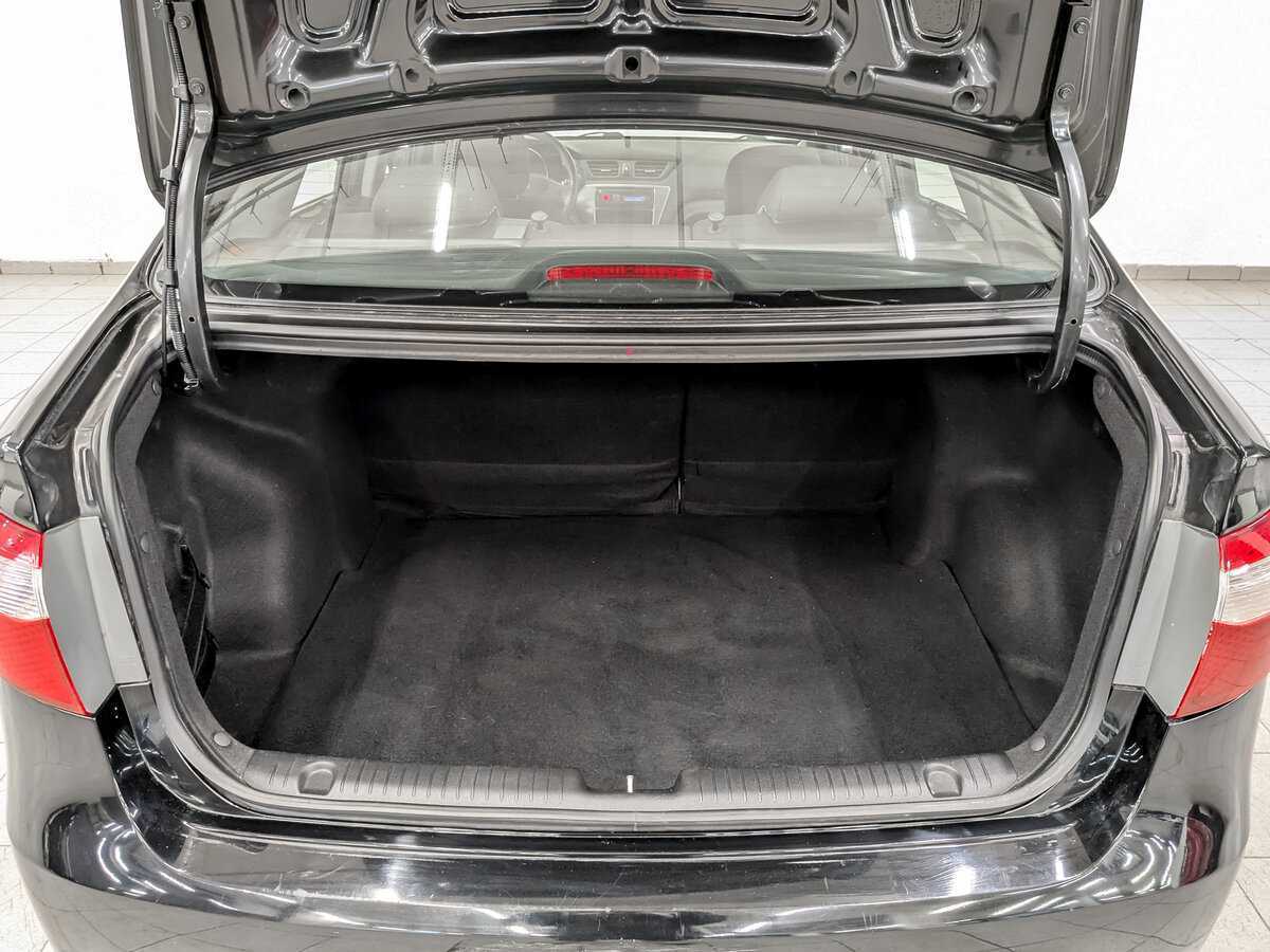 Kia Rio с пробегом — 2013 год. Фото: #9