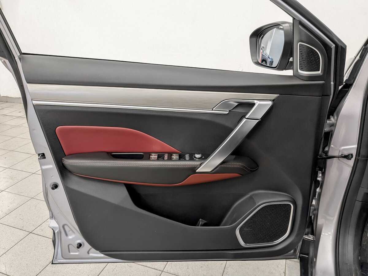 Geely Coolray с пробегом — 2023 год. Фото: #18