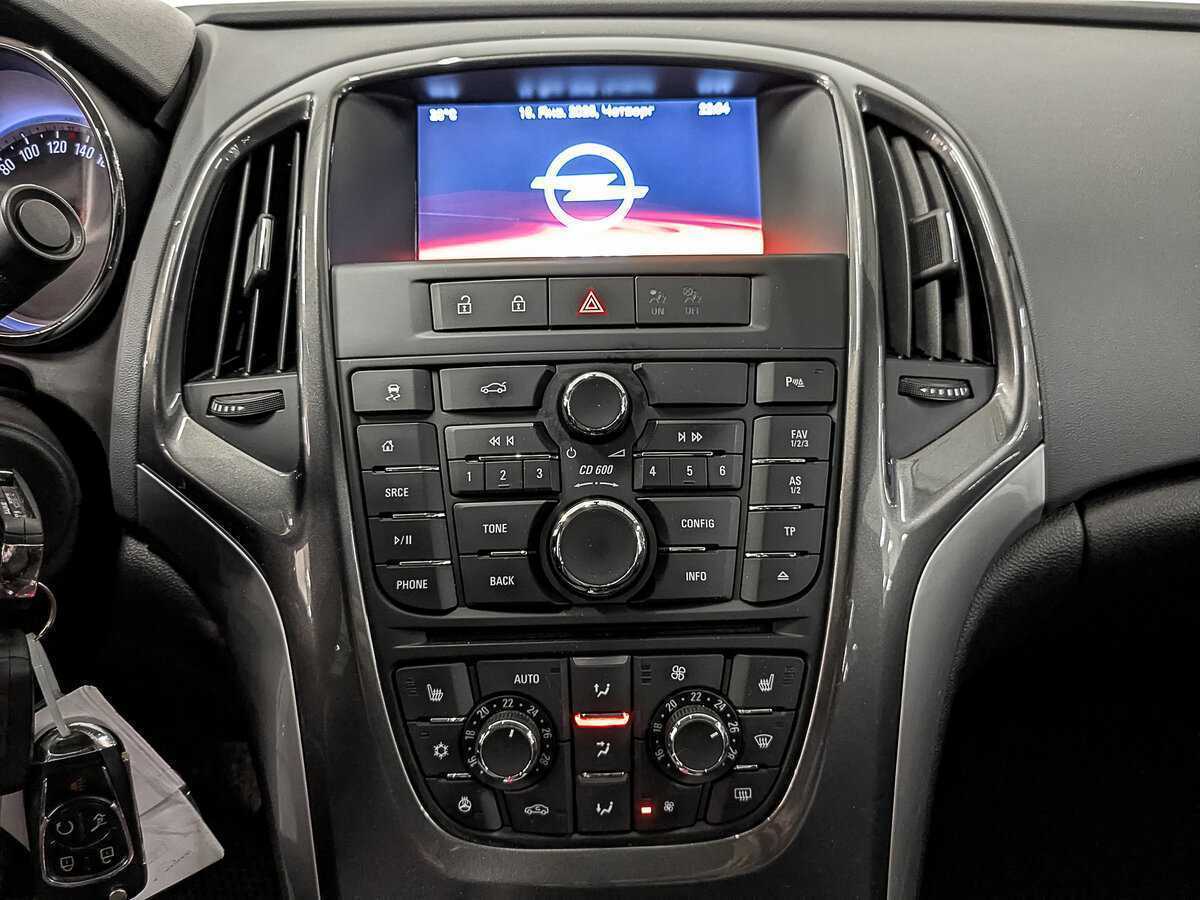 Opel Astra с пробегом — 2014 год. Фото: #14