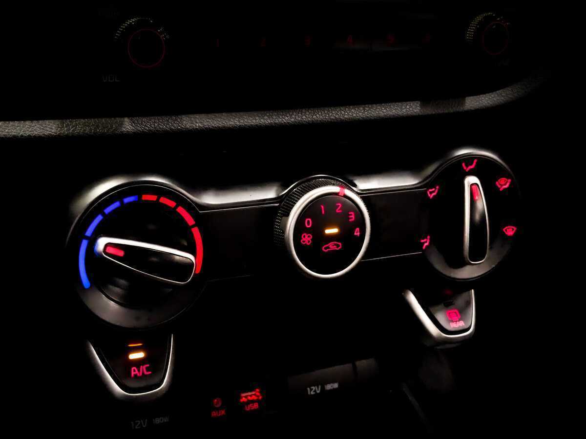 Kia Rio с пробегом — 2020 год. Фото: #21