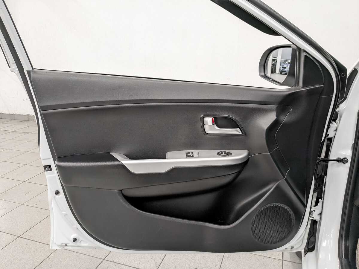 Kia Rio с пробегом — 2015 год. Фото: #16