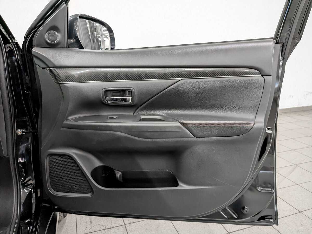 Mitsubishi Outlander с пробегом — 2021 год. Фото: #22