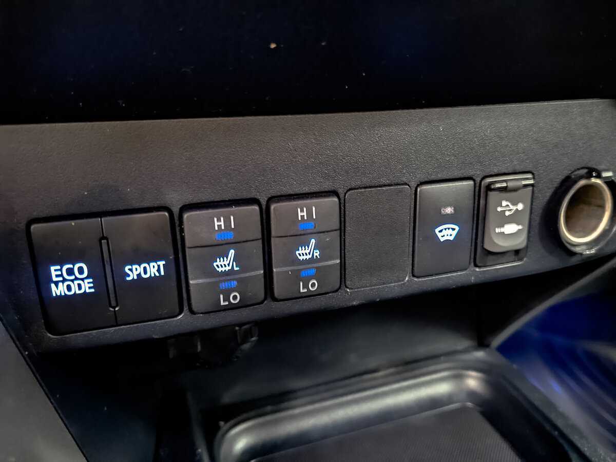 Toyota RAV4 с пробегом — 2017 год. Фото: #25