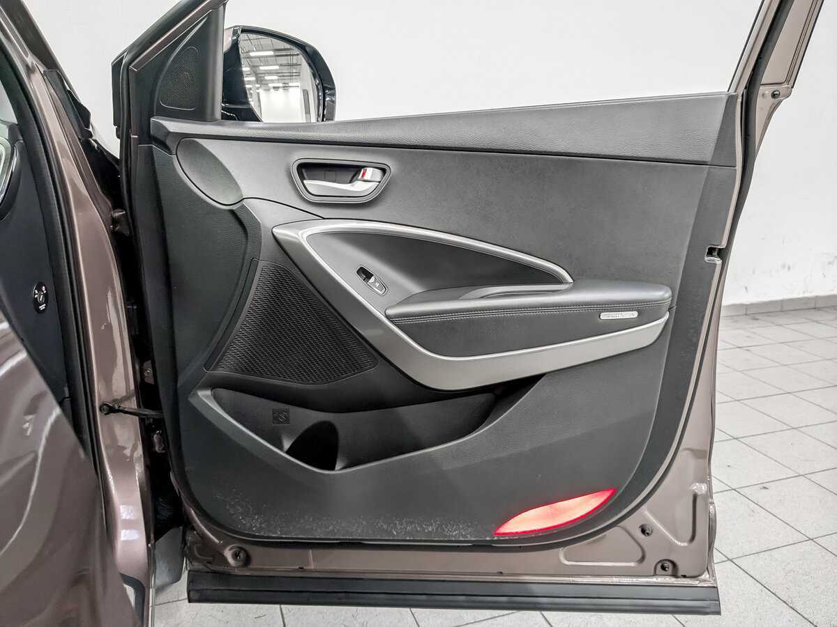Hyundai Santa Fe с пробегом — 2015 год. Фото: #22