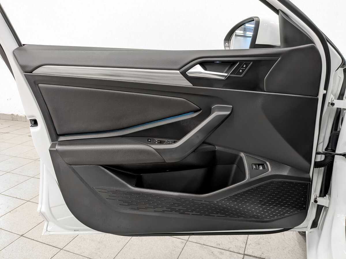 Volkswagen Jetta с пробегом — 2020 год. Фото: #18