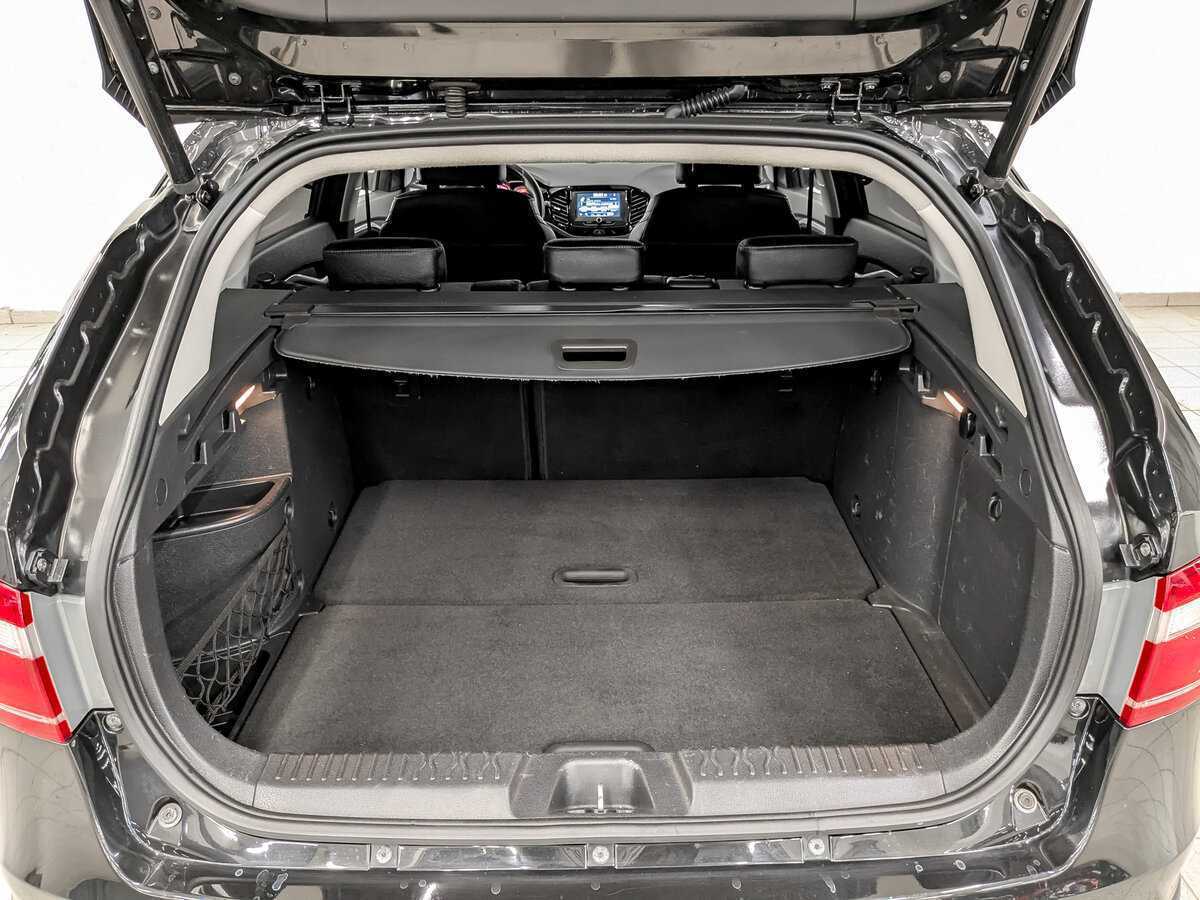 Lada (ВАЗ) Vesta с пробегом — 2019 год. Фото: #9