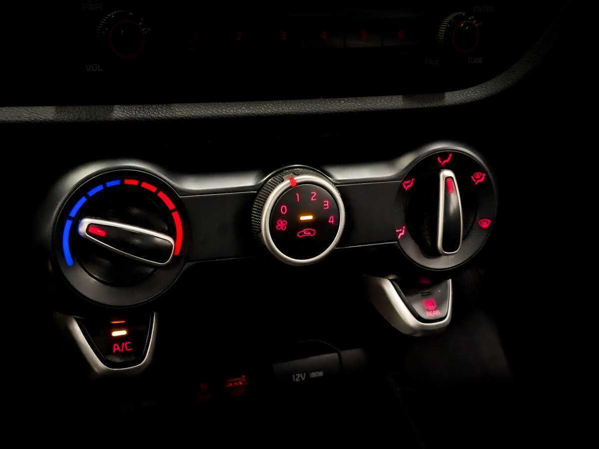 Kia Rio с пробегом — 2020 год. Фото: #24