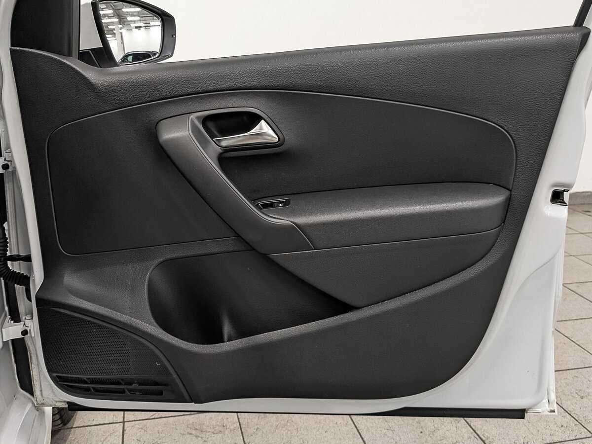 Volkswagen Polo с пробегом — 2018 год. Фото: #24