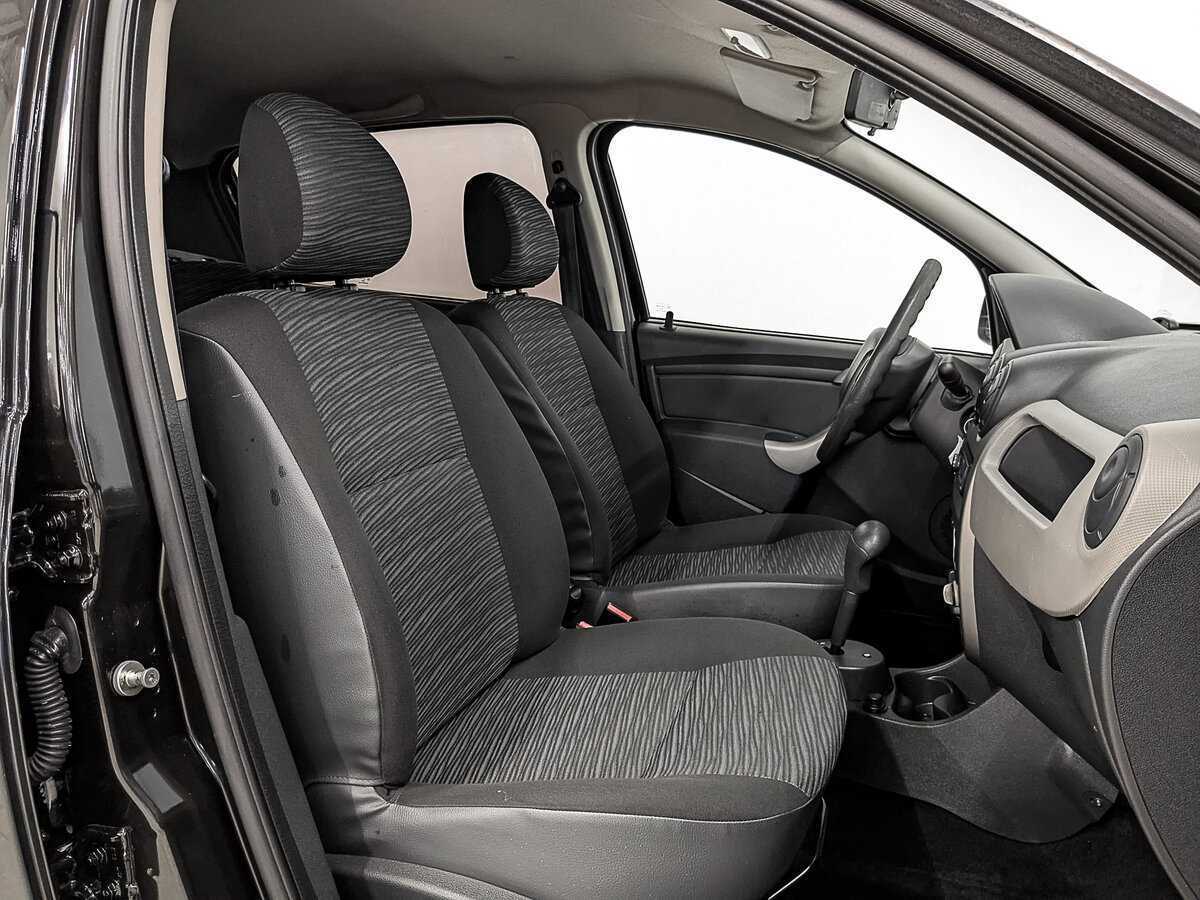 Renault Sandero с пробегом — 2012 год. Фото: #23