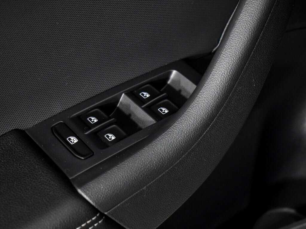 Volkswagen Polo с пробегом — 2020 год. Фото: #9