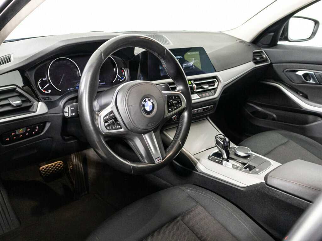 BMW 3 серии с пробегом — 2019 год. Фото: #10