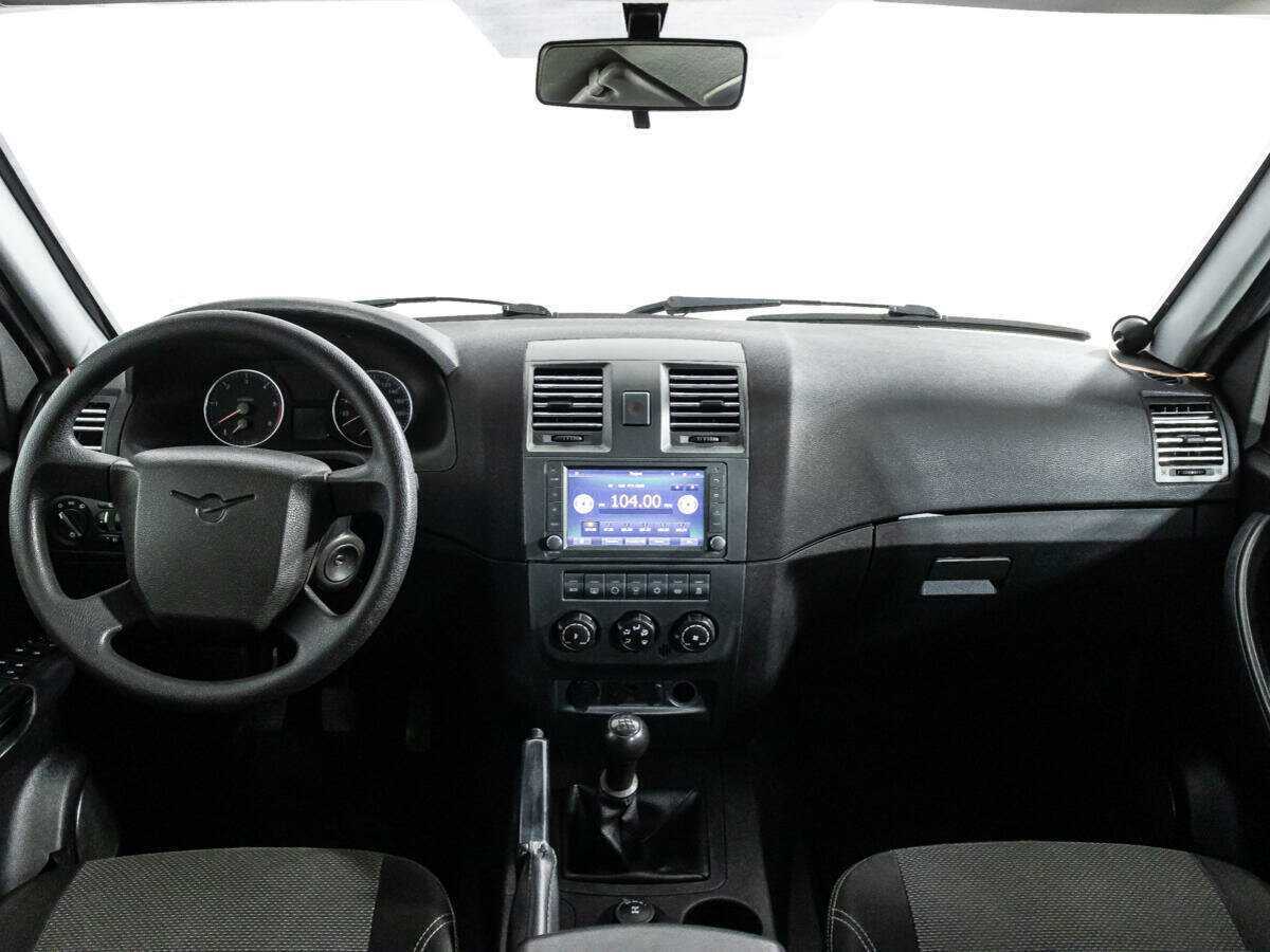 УАЗ Patriot с пробегом — 2015 год. Фото: #9