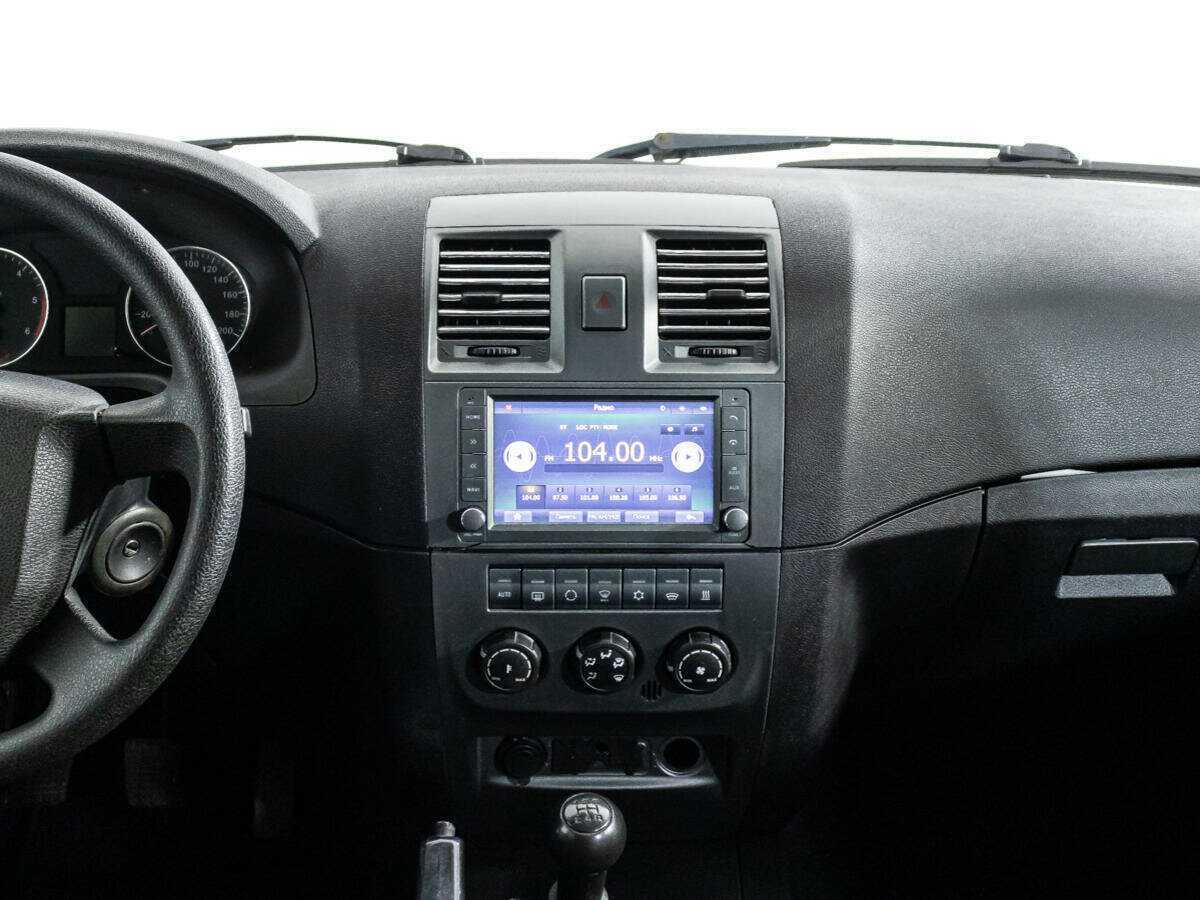 УАЗ Patriot с пробегом — 2015 год. Фото: #10